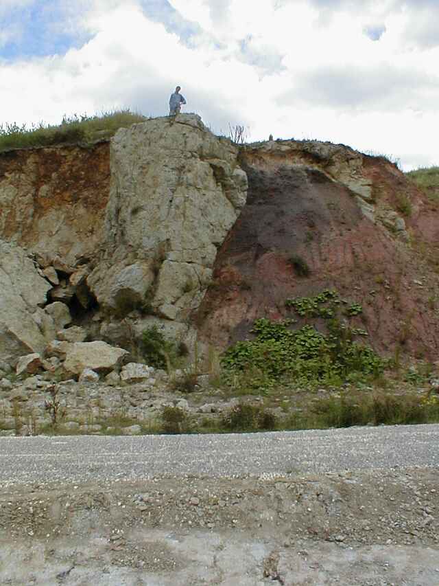Ries crater, suevite in contact with Bunte breccia ejecta, Aumühle quarry
