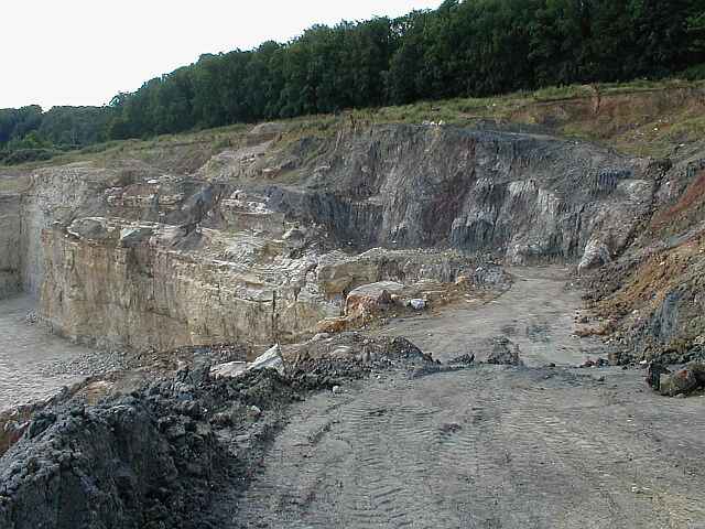 Ries crater, Bunte breccia ejecta over autochthonous Malmian limestones, Ronheim quarry