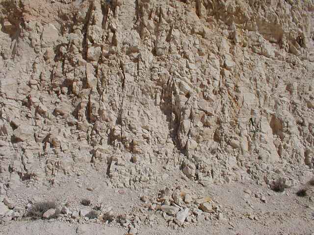 characteristic columnar-platy impact fragmentation, Azuara impact structure, near Belchite